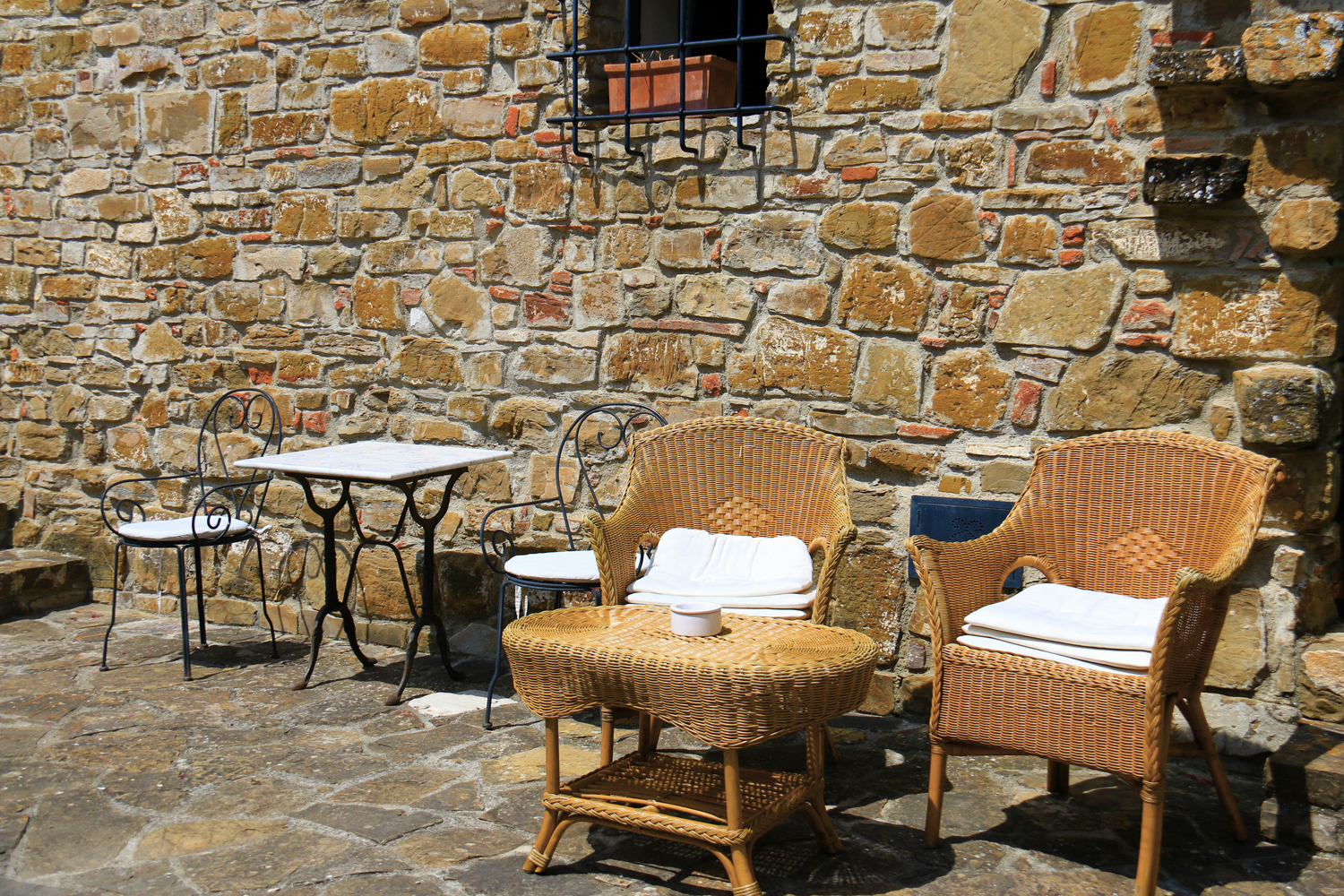 Castello di montegonzi, greve in chianti – rustik og autentisk ... Nedkøle soveværelse