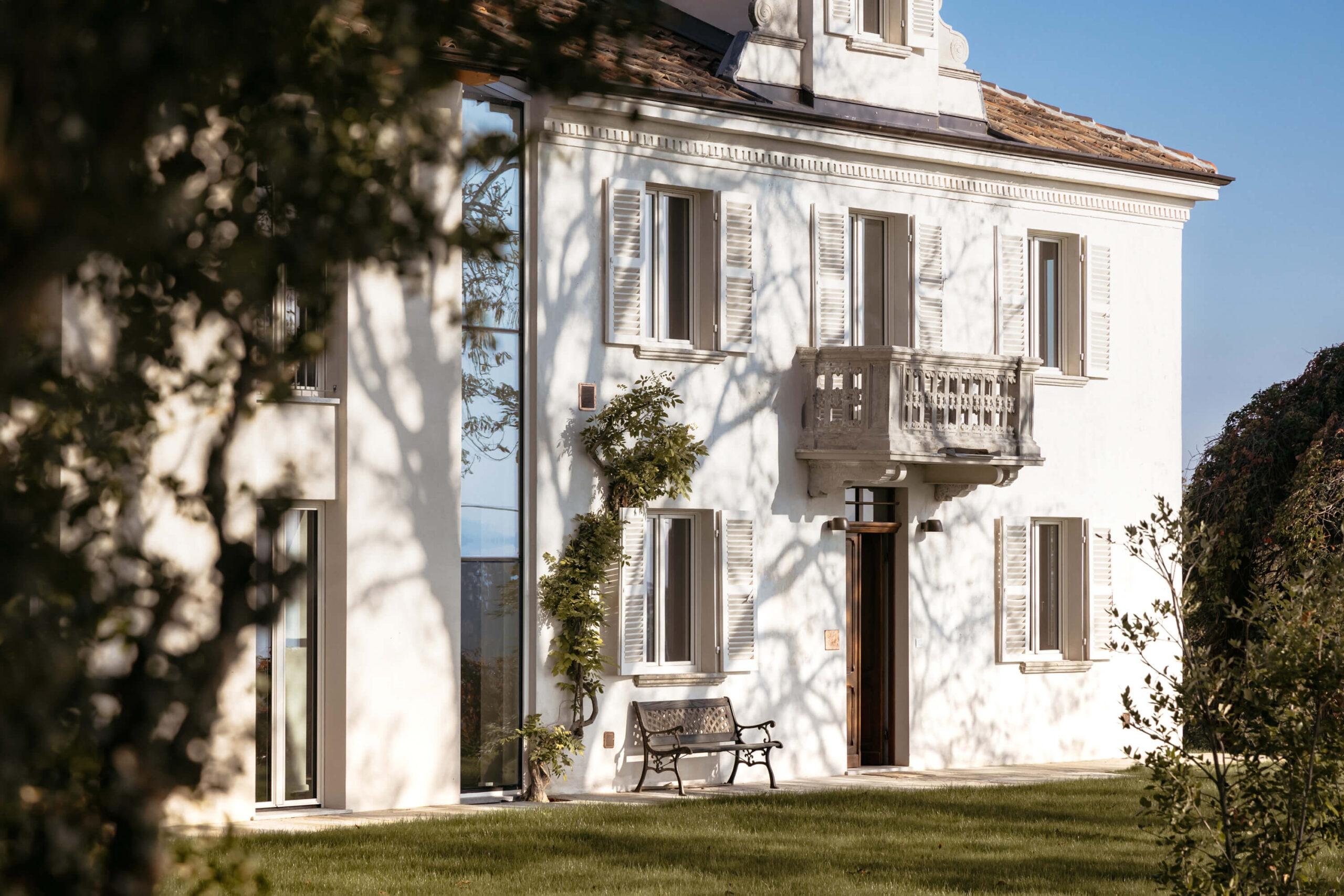 elegant-klassisk-og-nyrenoveret-villa-n-r-den-nye-vin-metropol-nizza